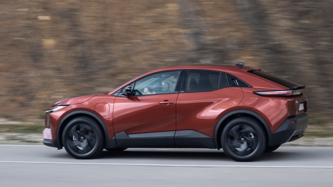 Toyota C HR+