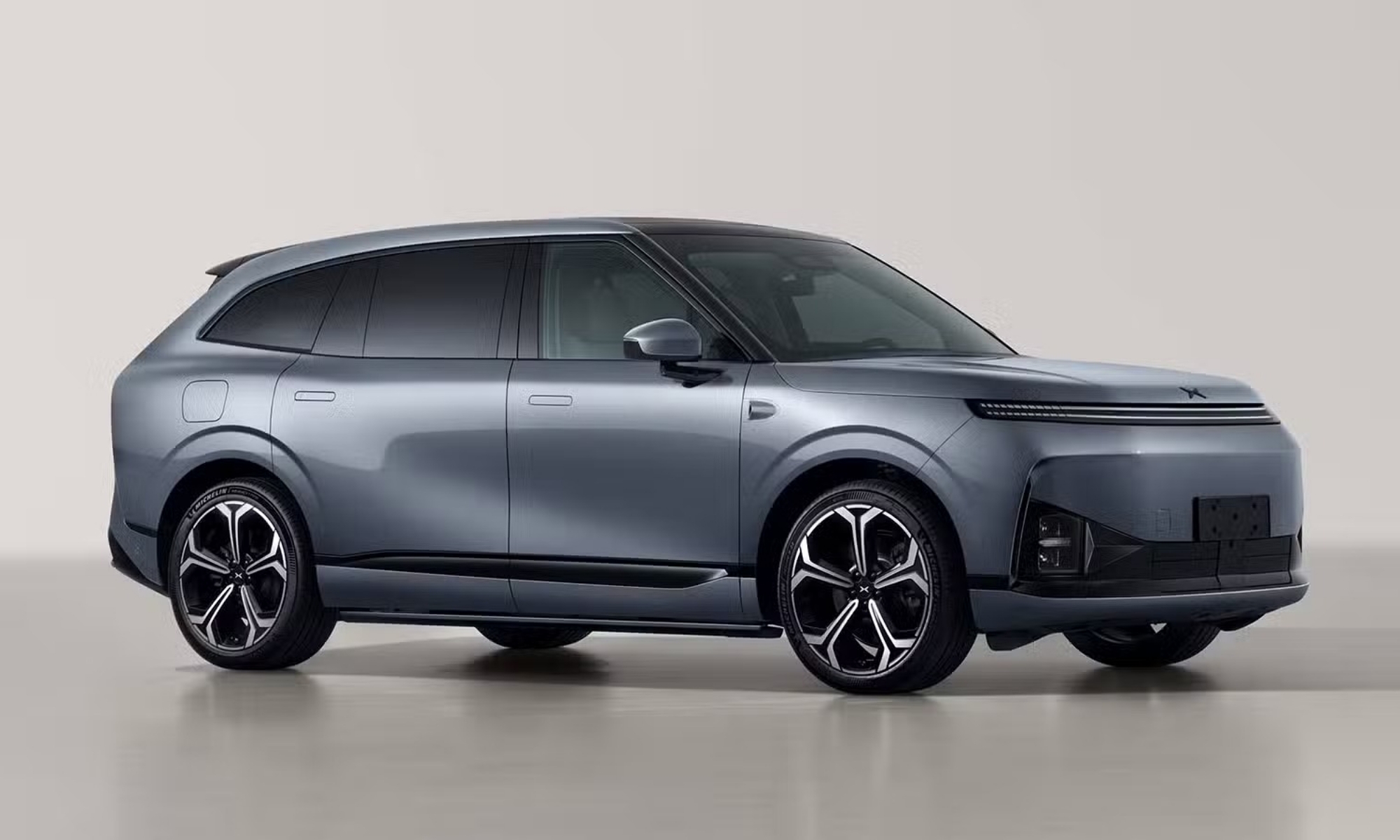 El G9L se sitúa como nexo entre el XPeng G9 y el nuevo XPeng GX.