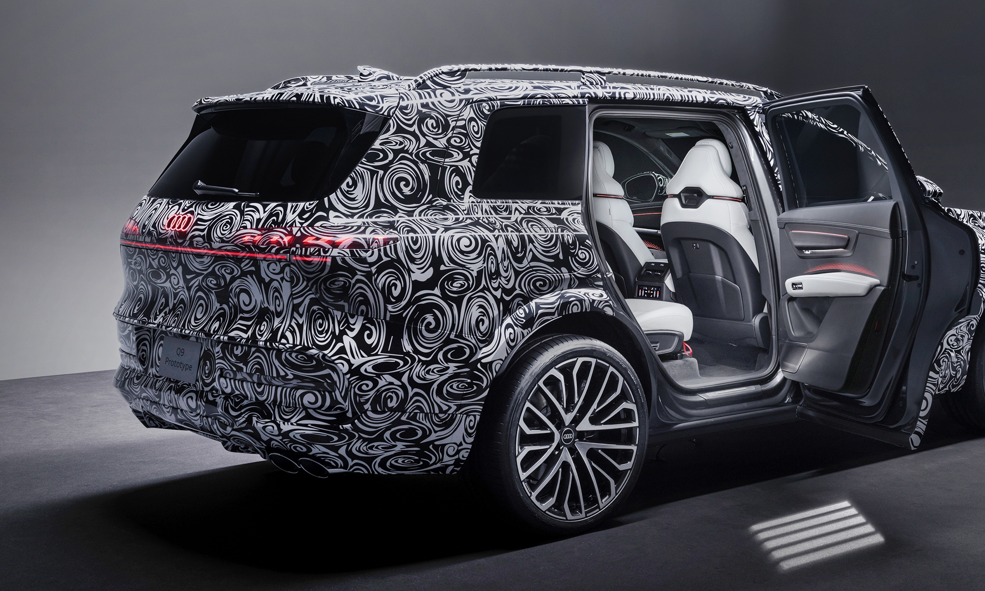 Audi lanzará el Q9, el SUV más elitista y tecnológico de su historia.