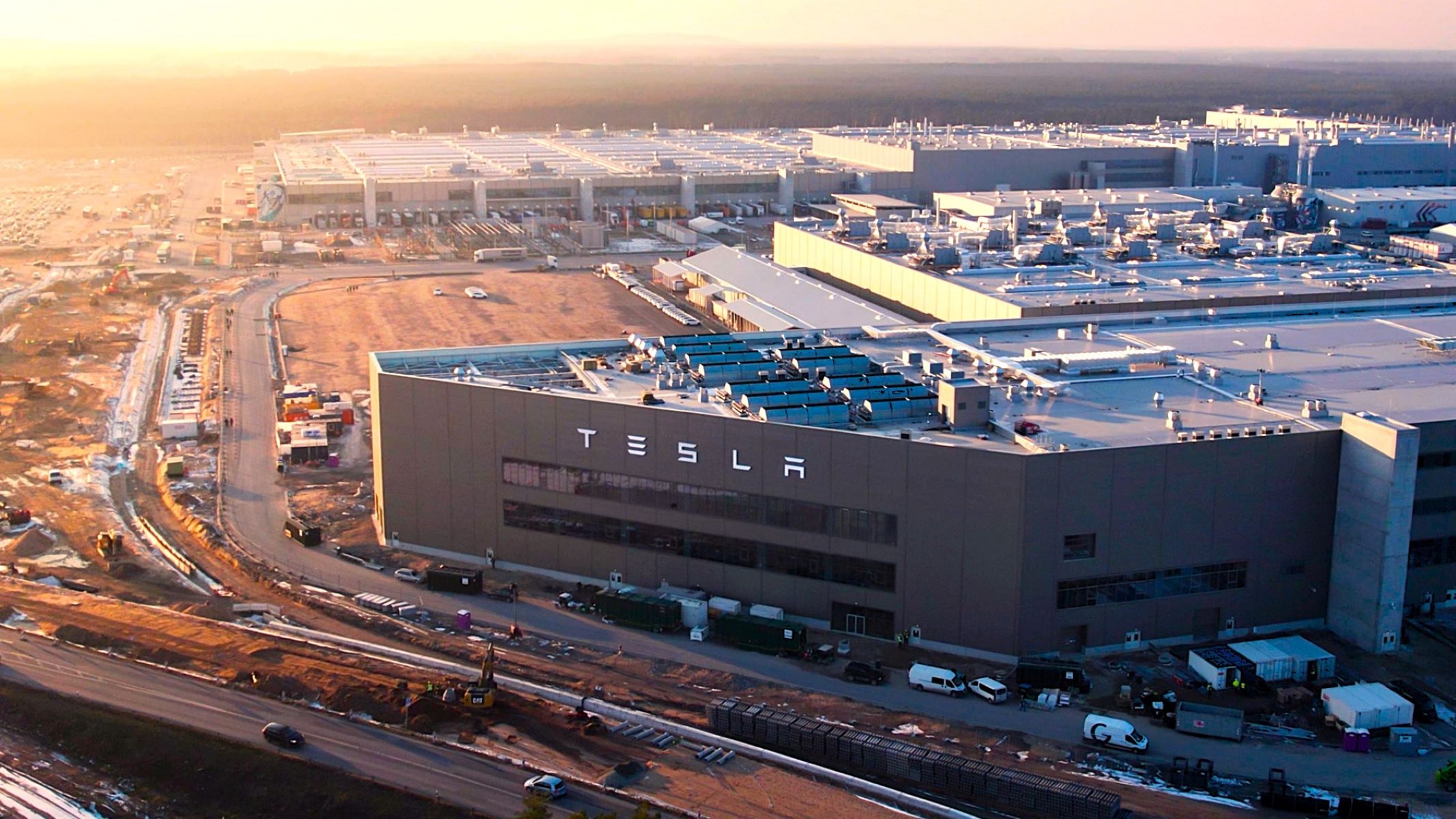 La compañía de Elon Musk invertirá a medio plazo 213.500.000 € para escalar la producción de baterías en su Gigafábrica en Europa.