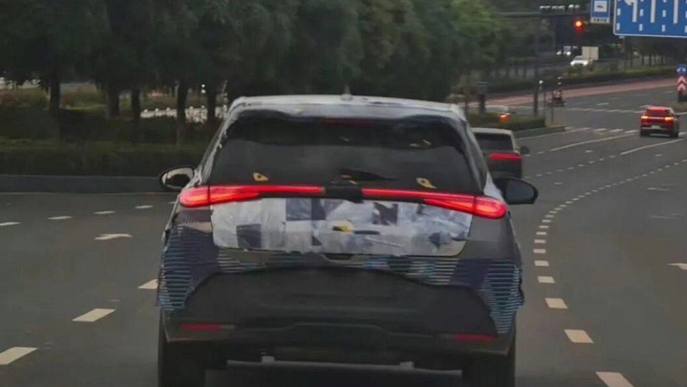 BYD Dolphin G Con 1.000 km de autonomía BYD prepara Dolphin híbrido barato arrasar Europa (2)