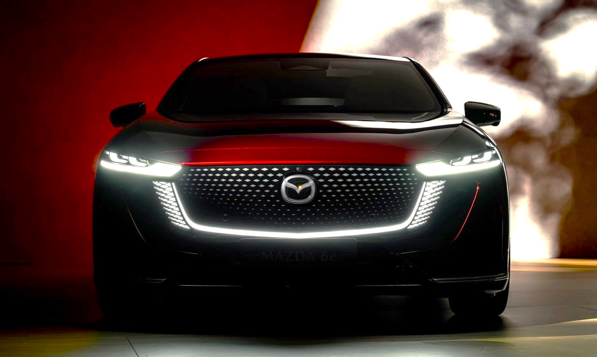El Mazda 6e, para muchos, es "el eléctrico más bonito del mundo", pero no es un desarrollo propio de la marca japonesa.