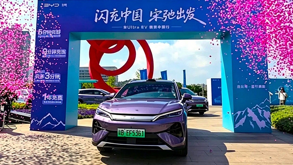 Este SUV de poco menos de 19.200 euros es el nuevo exitazo de ventas de BYD... y ahora protagoniza una prueba extrema de más de 4.000 km. Este SUV de poco menos de 19.200 euros es el nuevo exitazo de ventas de BYD... y ahora protagoniza una prueba extrema de más de 4.000 km.