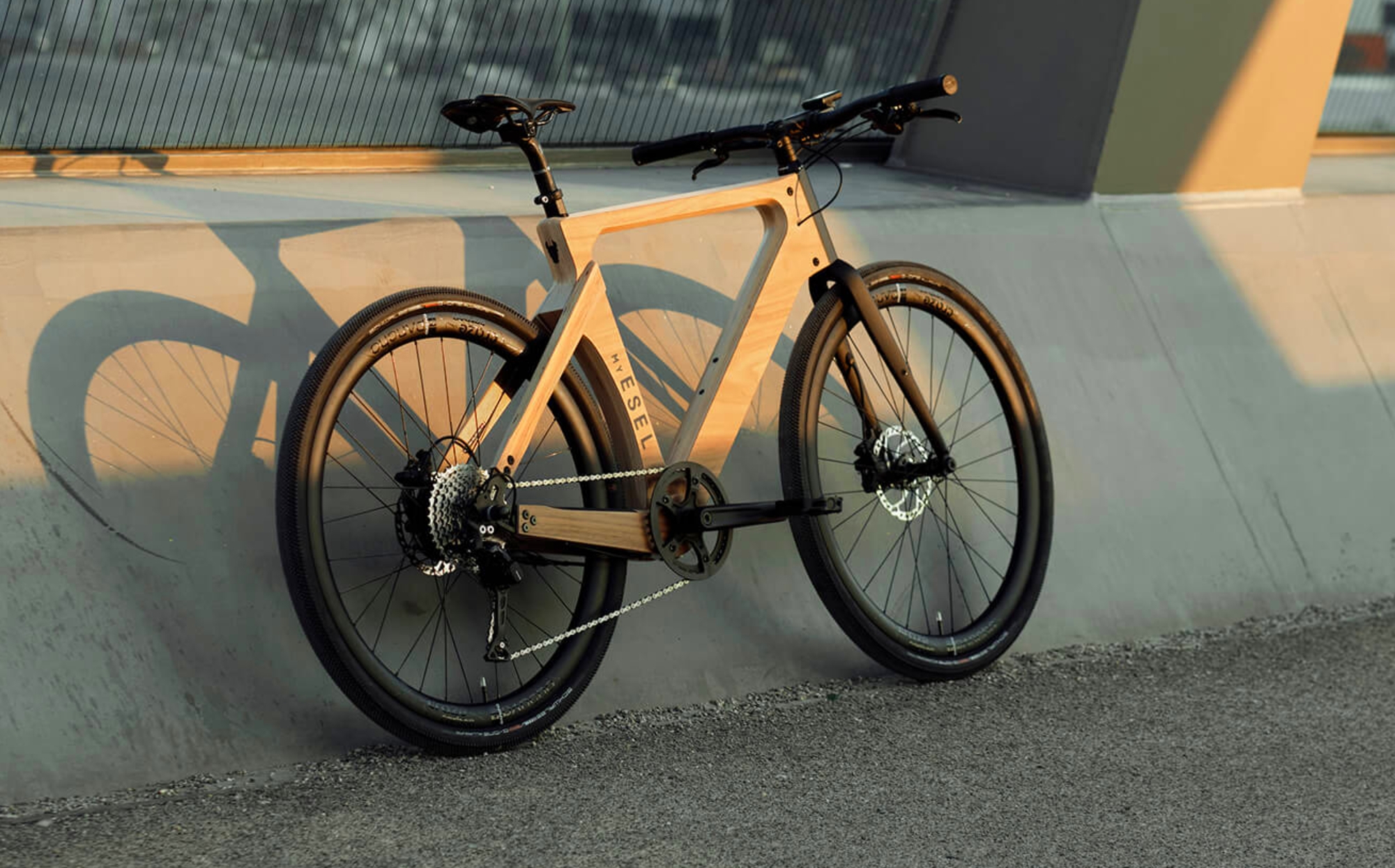 Un cuadro de madera laminada de abedul, fresno y nogal (Foto: ESEL BIKES).