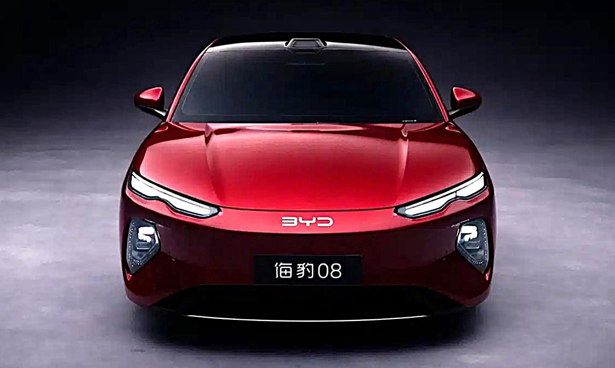 Con hasta 693 CV, el nuevo buque insignia de BYD planta cara sin complejos a los Mercedes Clase S o Audi A8.