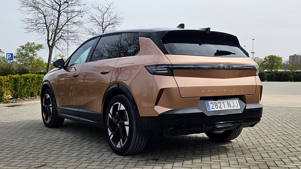 Opel Grandland PHEV 195 CV Gasta 2,4 L100 km pero nadie habla de él probamos el SUV de Opel con 1.645 L de maletero (9)