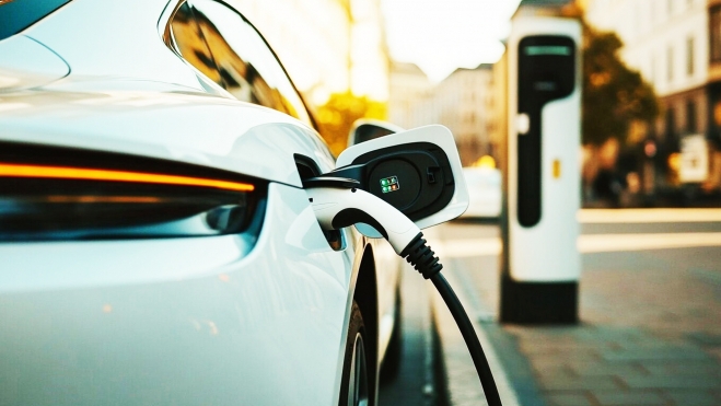 organizaciones ambientales piden eliminacion coches hibridos enchufables phev ayudas plan auto 1