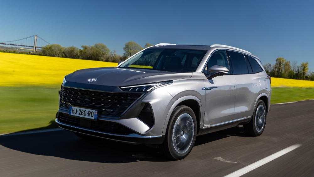 MG MGS) 2.093 L de maletero, 1.026 km y 7 plazas precio risa nuevo SUV híbrido MG golpe mesa (1)