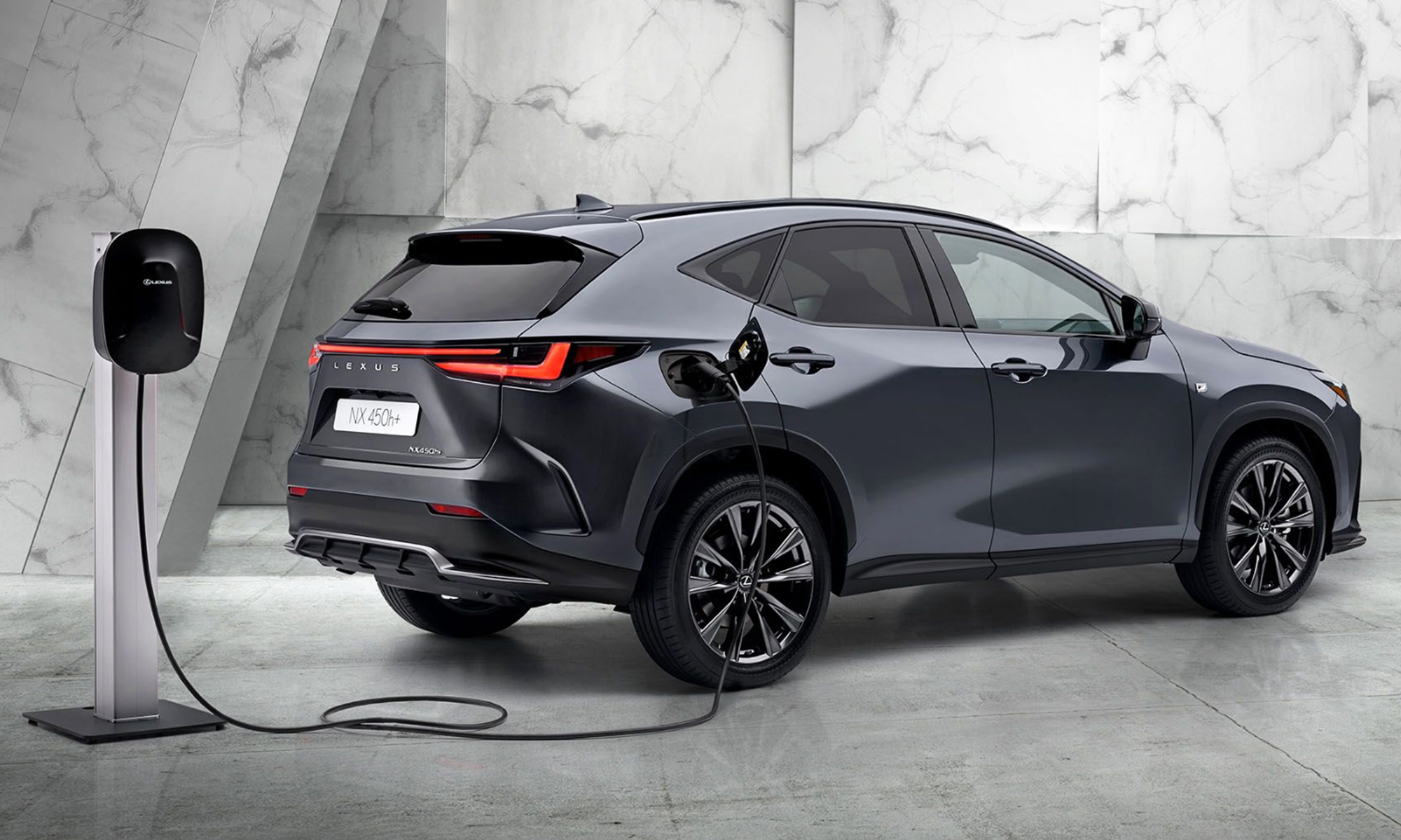 informe toyota problema hibridos enchufables mal uso no tecnologia phev
