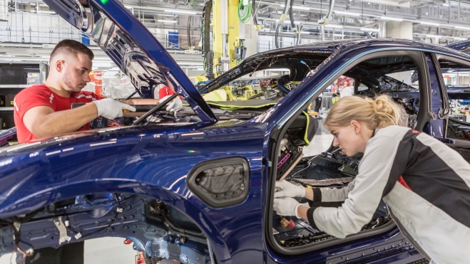 Trabajadores Porsche Taycan Trabajadores Porsche Taycan