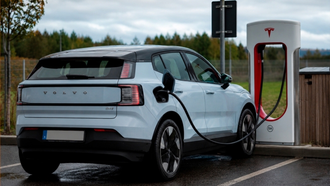 volvo tesla 2 volvo tesla 2