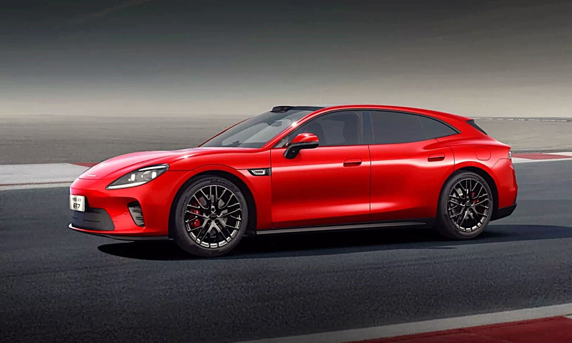 El último eléctrico fabricado por Huawei y una marca que llegará muy pronto a España se parece 'demasiado' a la berlina de Porsche.