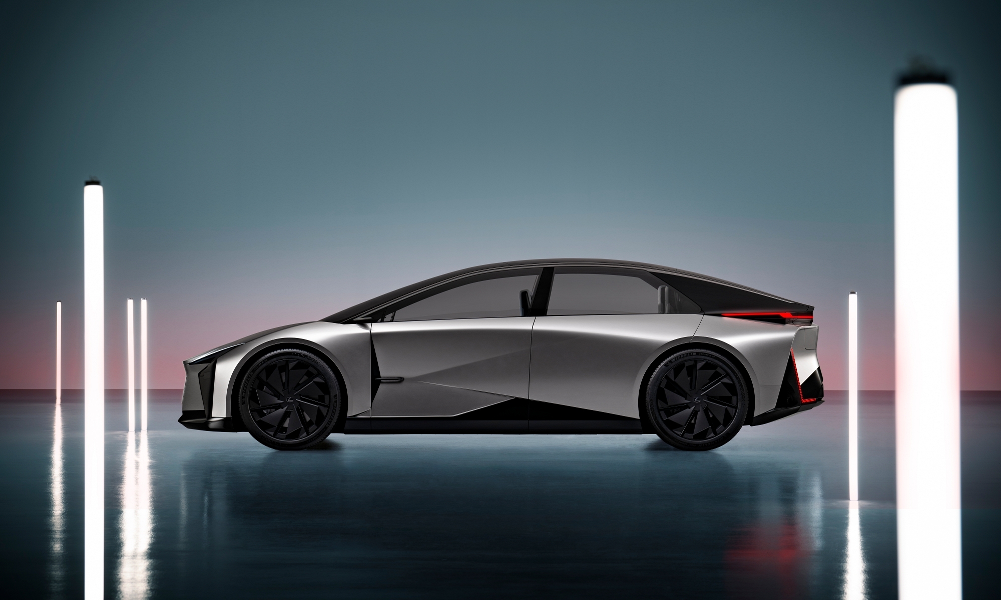 Dadas las circunstancias del mercado, Toyota ha decidido paralizar el proyecto del sedán de Lexus.