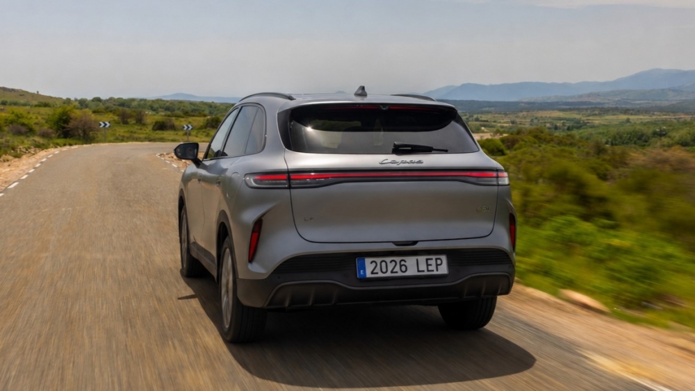lepas l8 1.100 km por sólo 34.000 € probamos el Lepas L8, el SUV premium que sorprende(1) lepas l8 1.100 km por sólo 34.000 € probamos el Lepas L8, el SUV premium que sorprende(1)