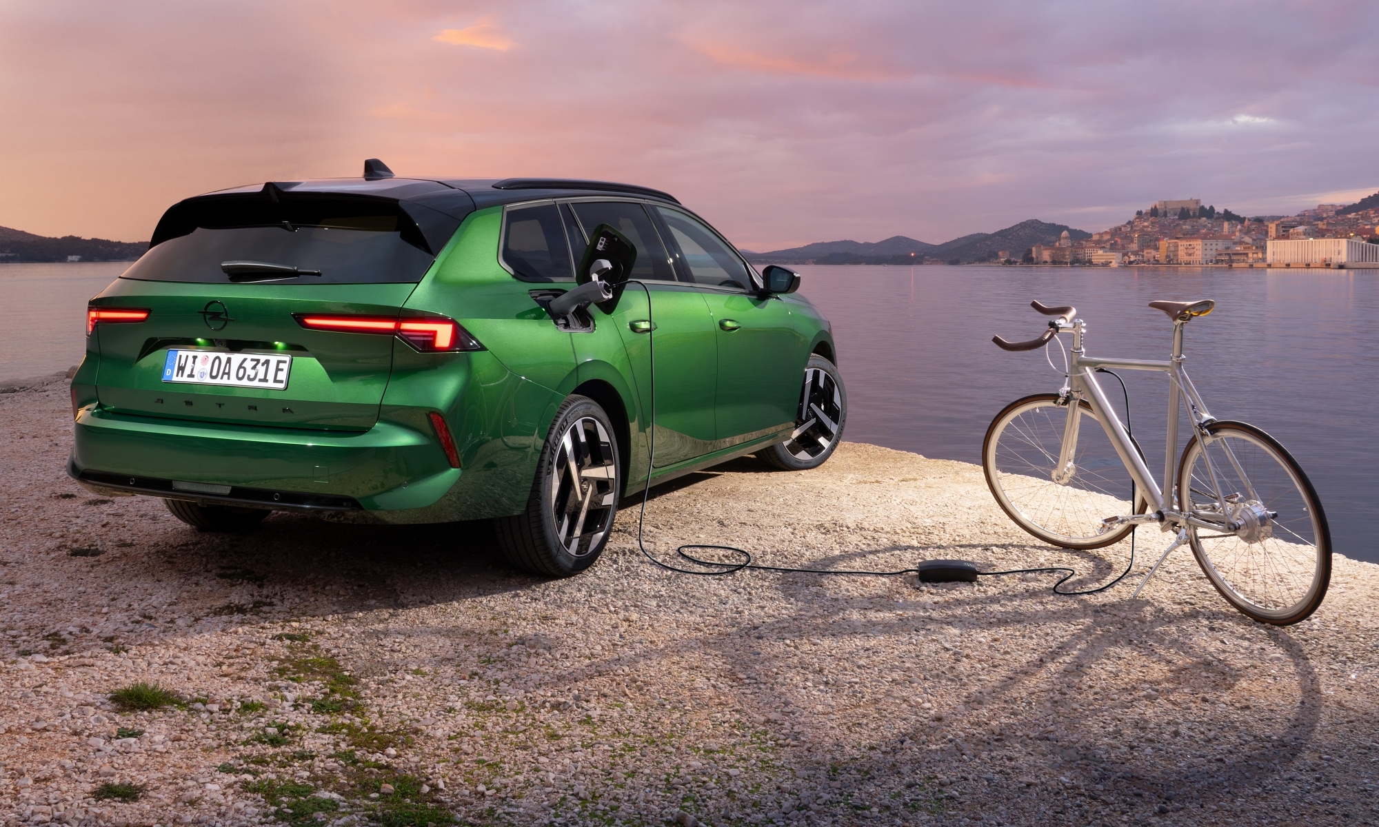 El Gobierno Federal espera aumentar la participación de coches eléctricos.