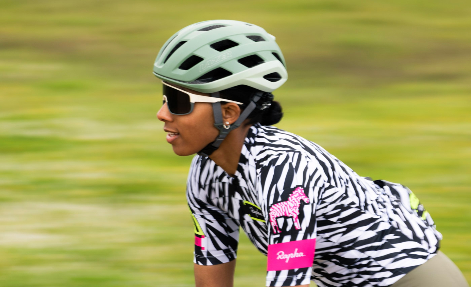 Este nuevo casco tiene un fuerte componente aerodinámico (Foto: LAZER),