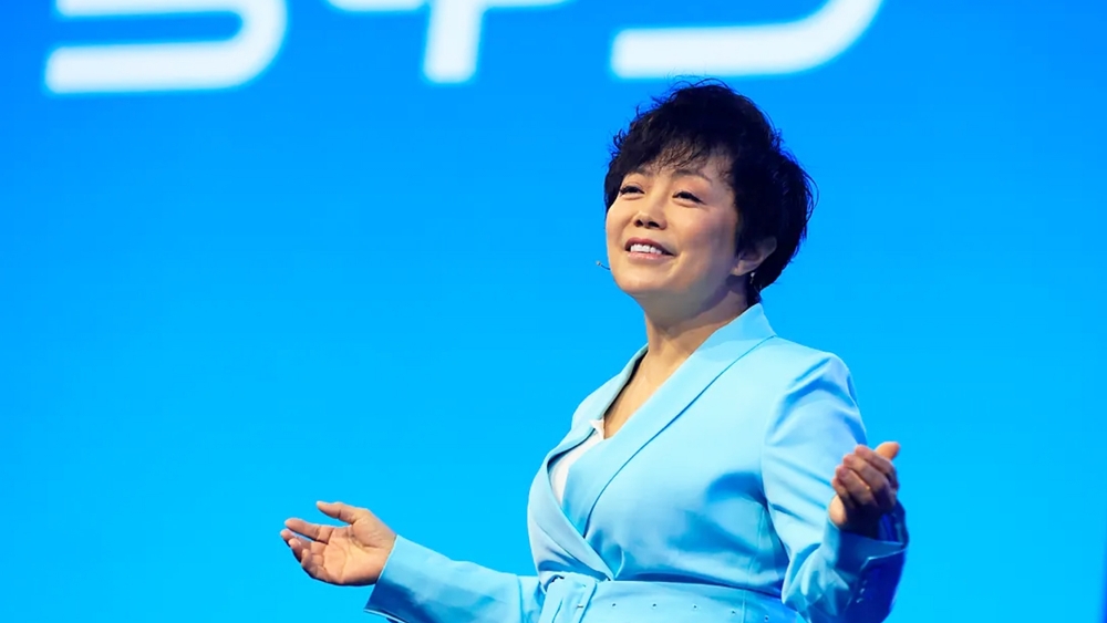 stella-li-vicepresidenta-byd-opinion-sincera-clara-ferrari-luce-electrico_4_1000x563.jpeg