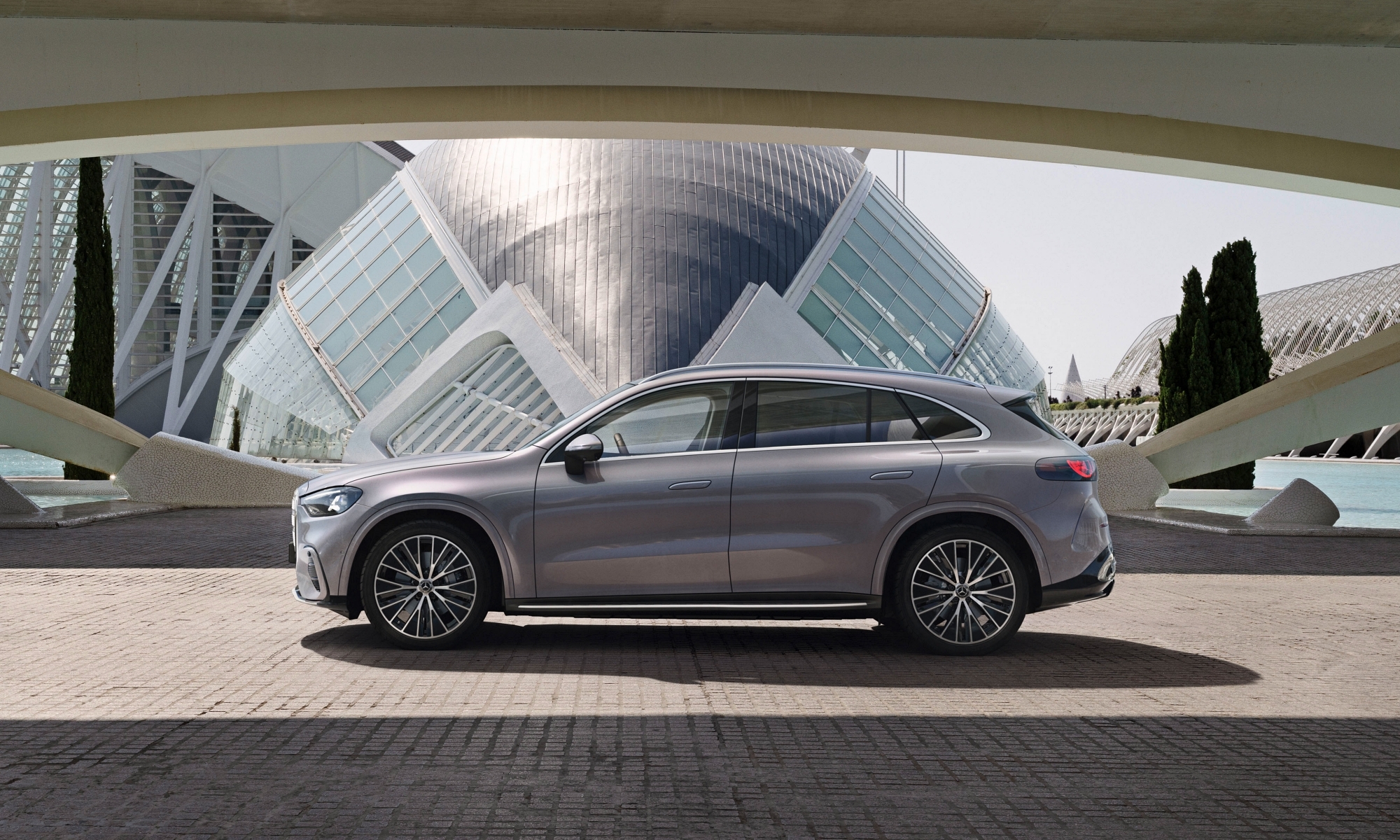 El GLC se ha vuelto 100% eléctrico para esta generación, aunque también habrá variantes híbridas.
