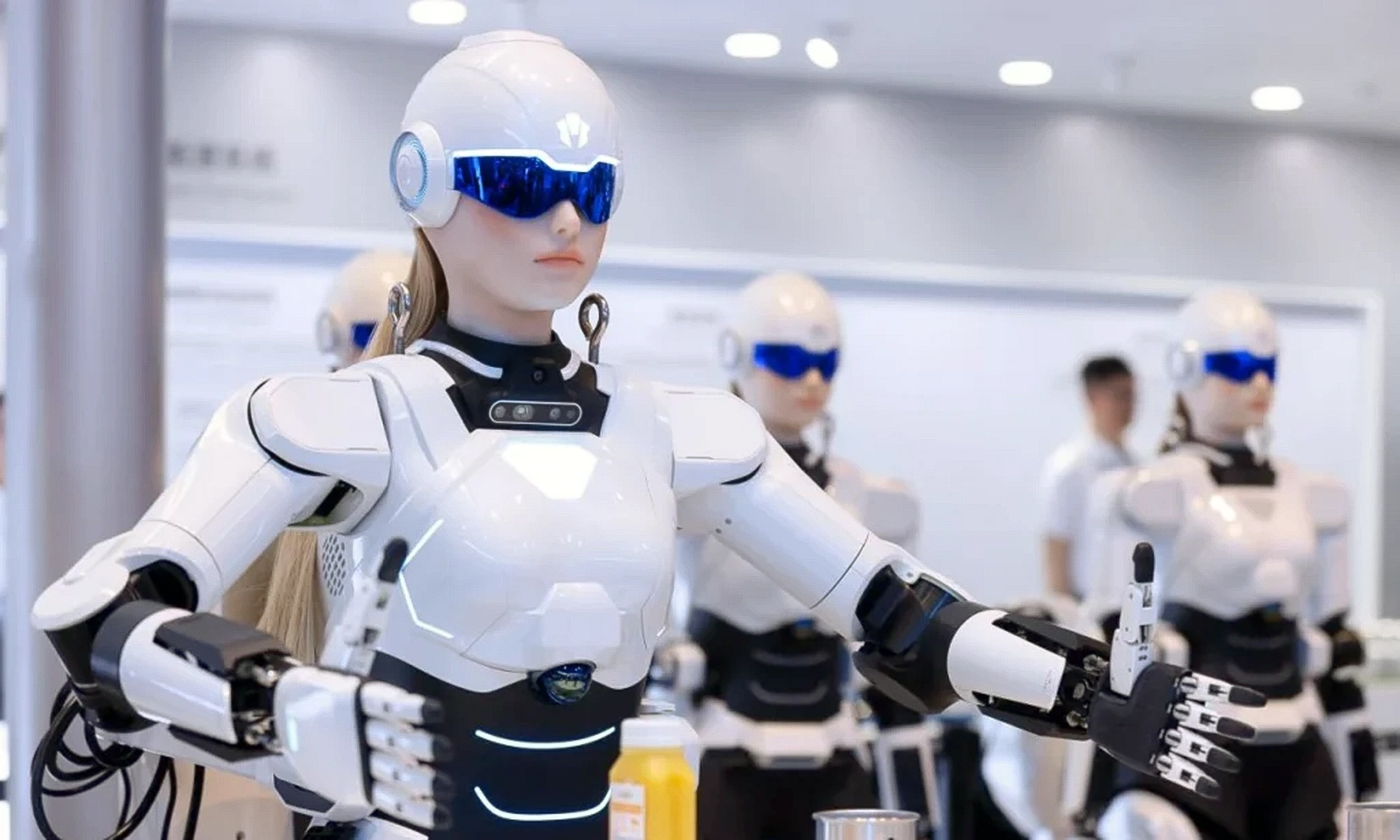 BYD quiere dar el salto al mercado de los robots humanoides.