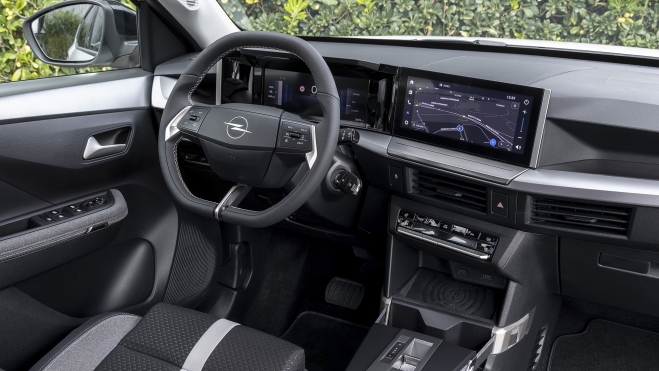 opel frontera interior