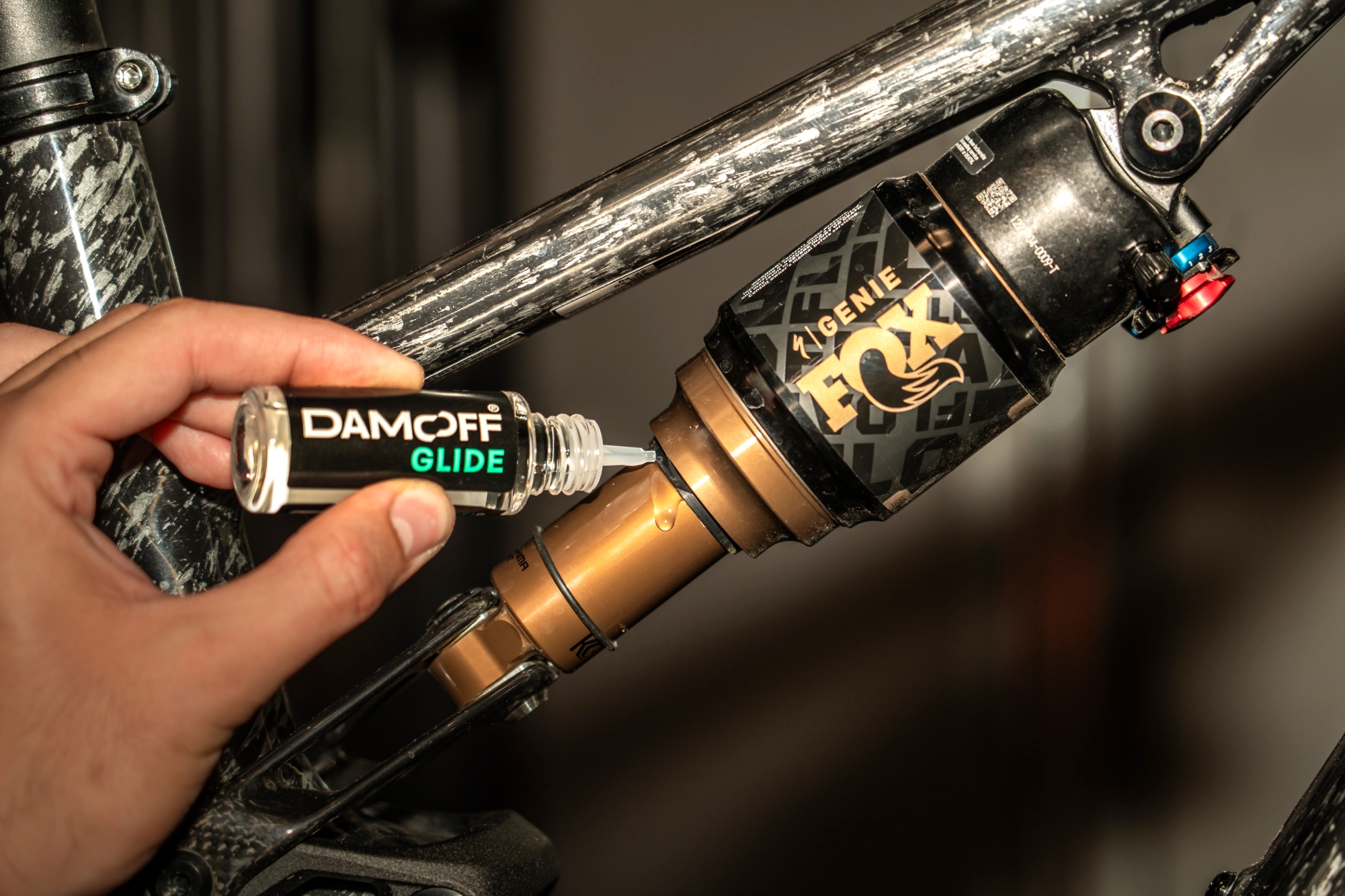 Lubricar elementos sensibles es fundamental para alargar su vida (Foto: DAMOFF).