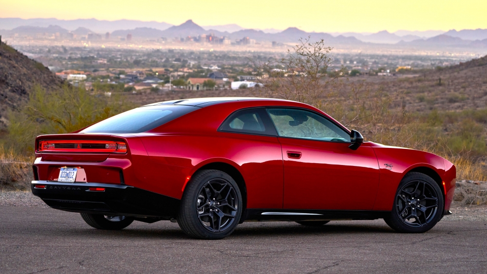 dodge charger daytona 680 CV vs precio prohibitivo deportivo eléctrico Stellantis llega Europa para salvar vida dodge charger daytona 680 CV vs precio prohibitivo deportivo eléctrico Stellantis llega Europa para salvar vida