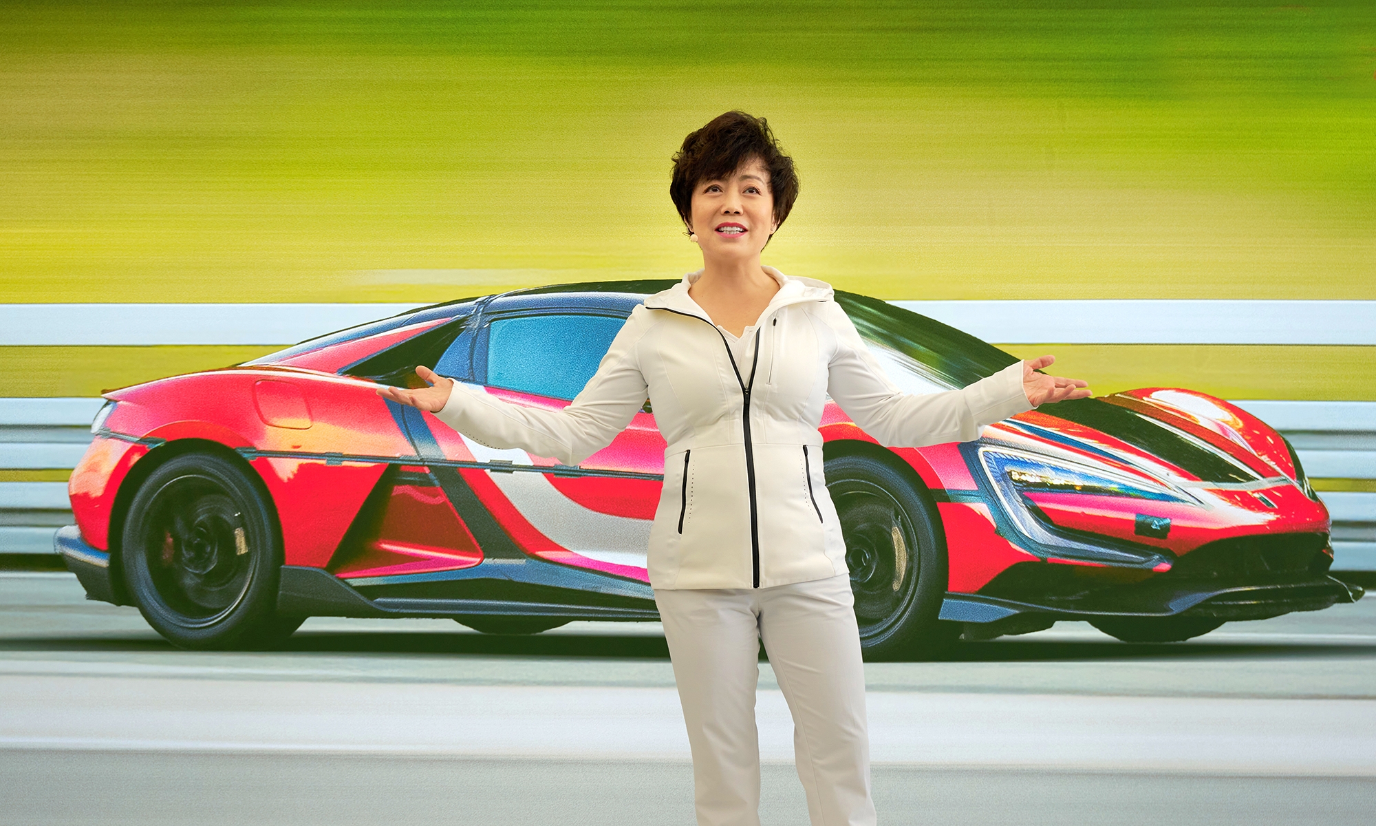 Stella Li, vicepresidenta de BYD, ha mantenido importantes encuentros que acercan a la marca china a la Fórmula 1.