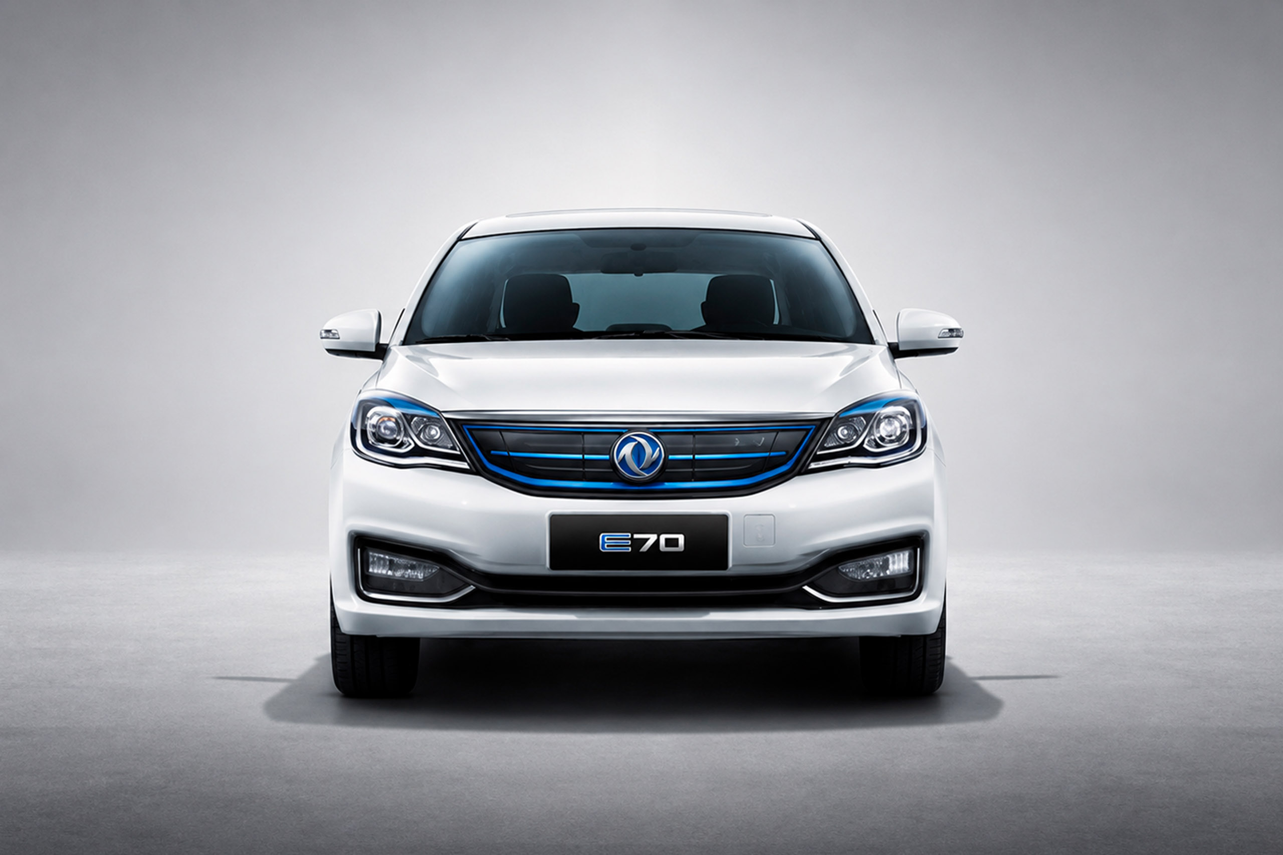 Dongfeng E70