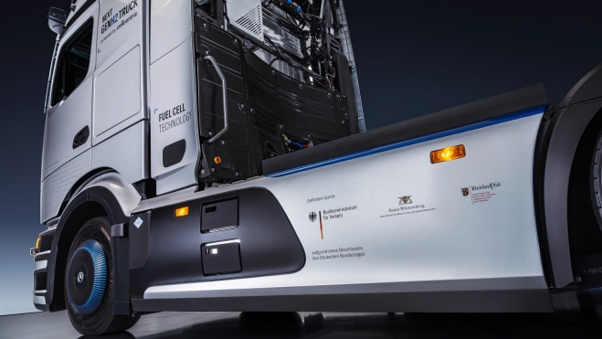 Mercedes NextGenH2 Truck Detalle Mercedes NextGenH2 Truck Detalle