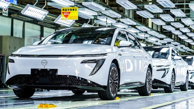 Nissan puso a la venta en 2025 un eléctrico que nadie esperaba que tuviera tal éxito. Ha dado lugar a una gama que ya ha logrado 100.000 ventas.