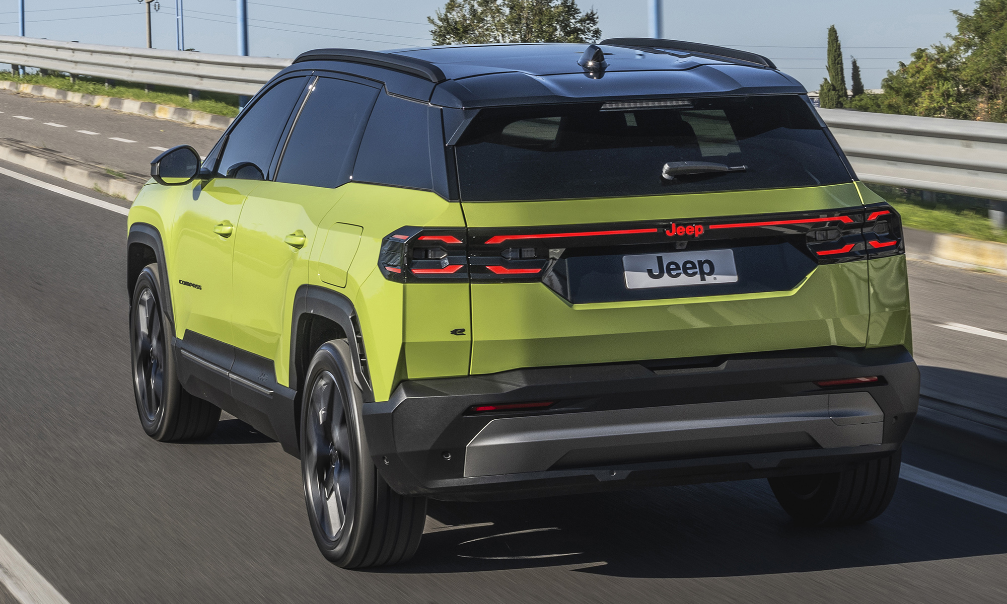 jeep compass electrico potencia bateria autonomia 4