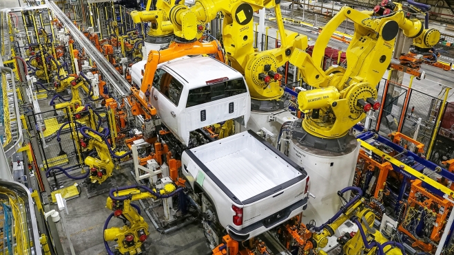 Las críticas no han tardado en llegar a General Motors tras la sustitución de 1.000 personas por 50 robots. Las críticas no han tardado en llegar a General Motors tras la sustitución de 1.000 personas por 50 robots.
