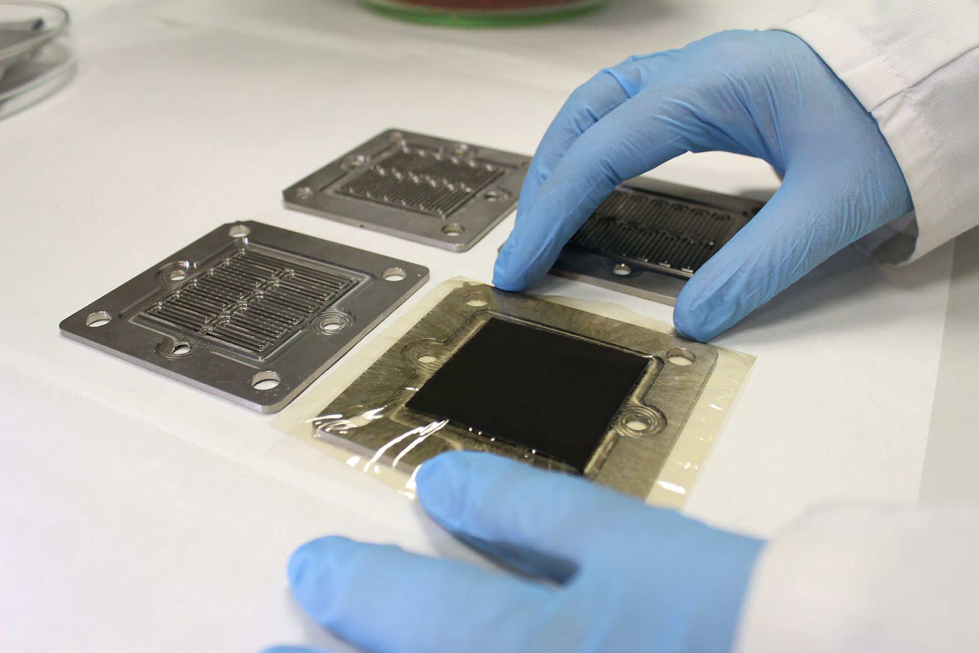 El proyecto HEDERA busca desarrollar nuevos electrodos para electrólisis PEM.