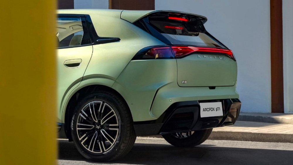 Arcfox Beta t1 Hasta 550 km de autonomía por 8.100 euros la nueva pesadilla de BYD y Geely (2) Arcfox Beta t1 Hasta 550 km de autonomía por 8.100 euros la nueva pesadilla de BYD y Geely (2)