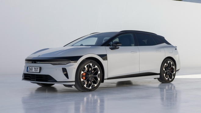 Zeekr 7GT Delantera