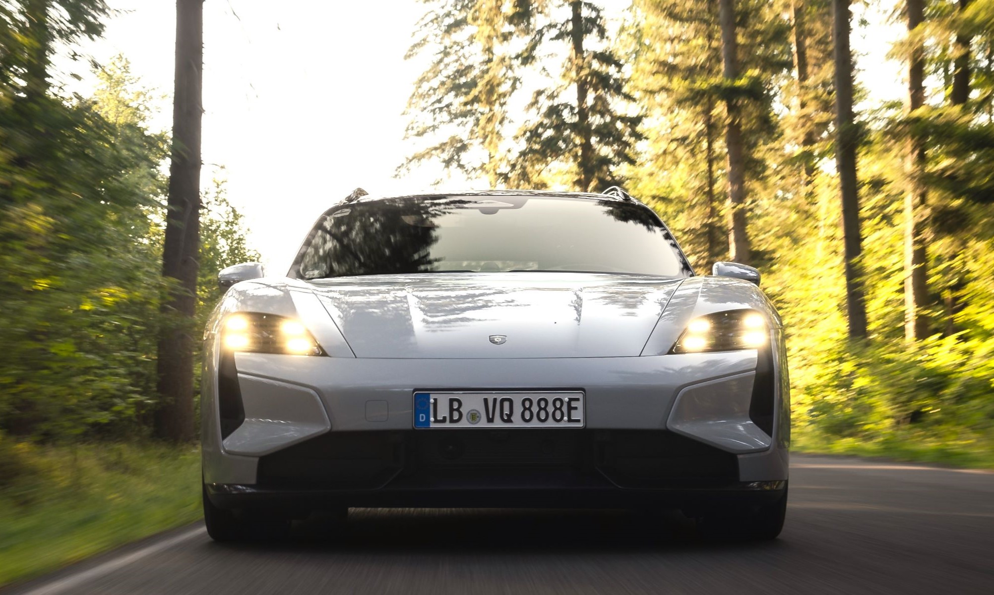 El Porsche Taycan sigue siendo tan bueno como antes, pero ahora puede incorporar una tecnología que revoluciona su conducción.