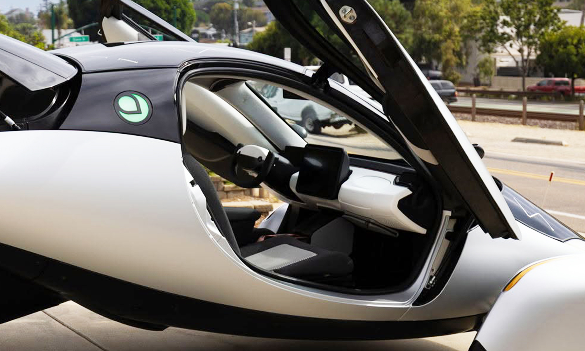 aptera coche solar hito record autonomia recarga diaria sol real 2
