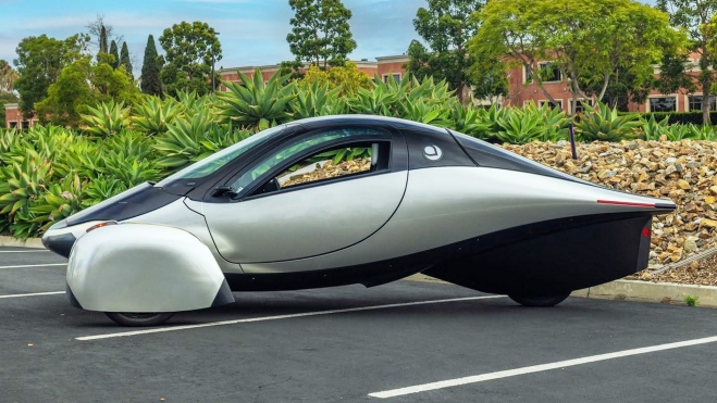 aptera coche solar hito record autonomia recarga diaria sol real