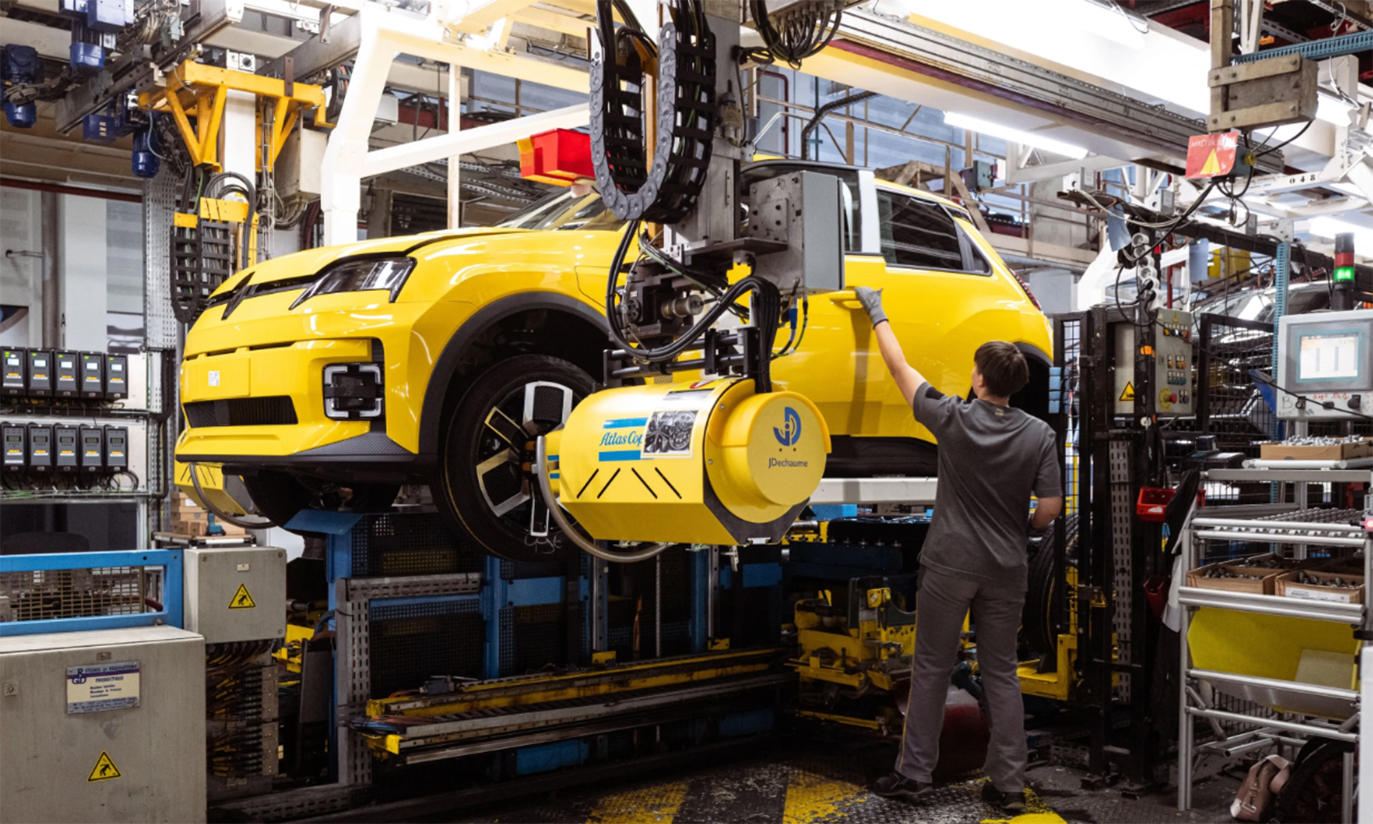 europa exigencia porcentaje plastico coches fabricantes europeos