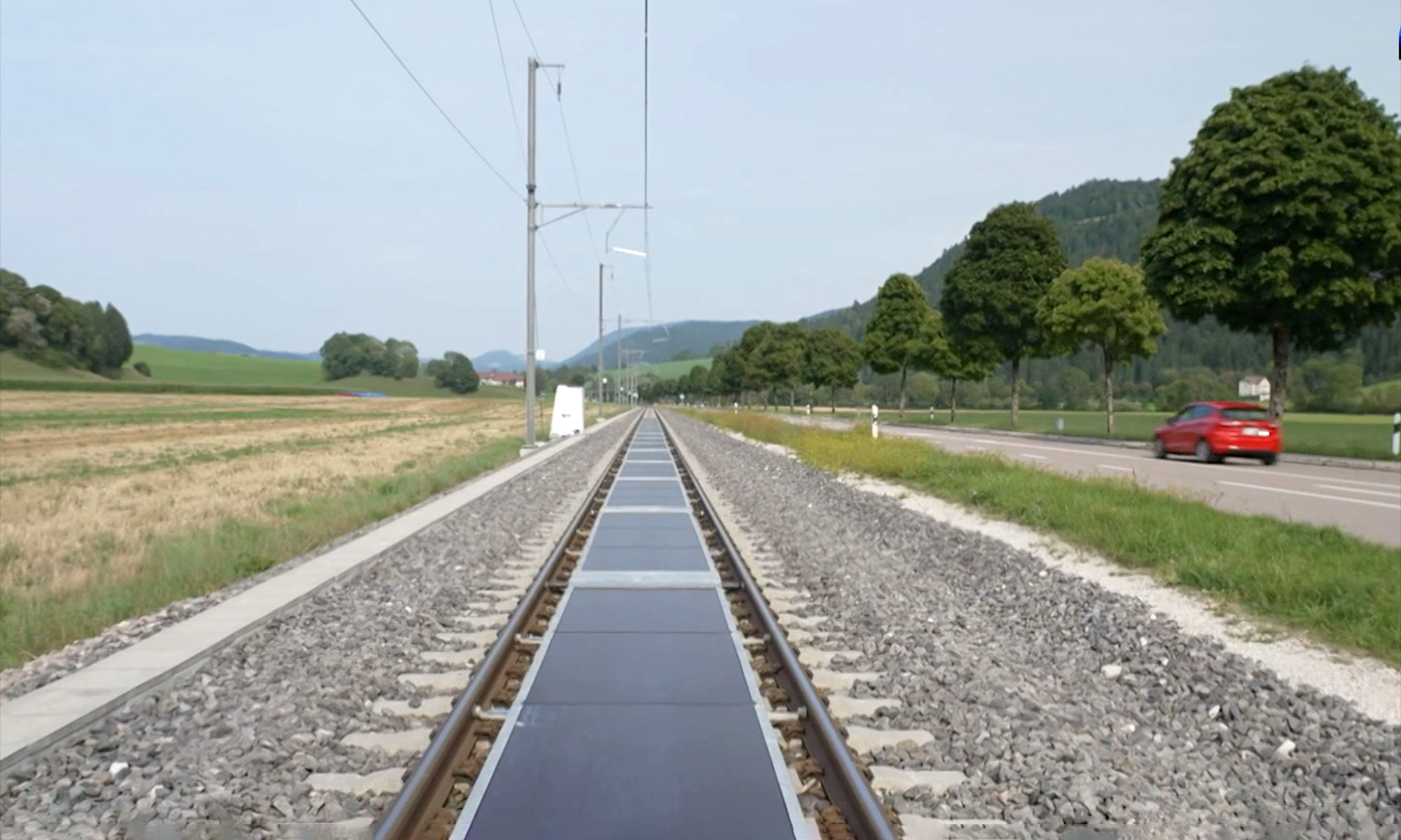 Sun-Ways demuestra que las vías de un tren pueden ser un lugar idóneo para instalar paneles solares.
