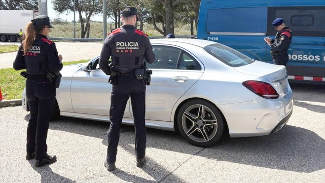 mossos esquadra resto policia europa problemas google maps waze avisos controles 4 mossos esquadra resto policia europa problemas google maps waze avisos controles 4