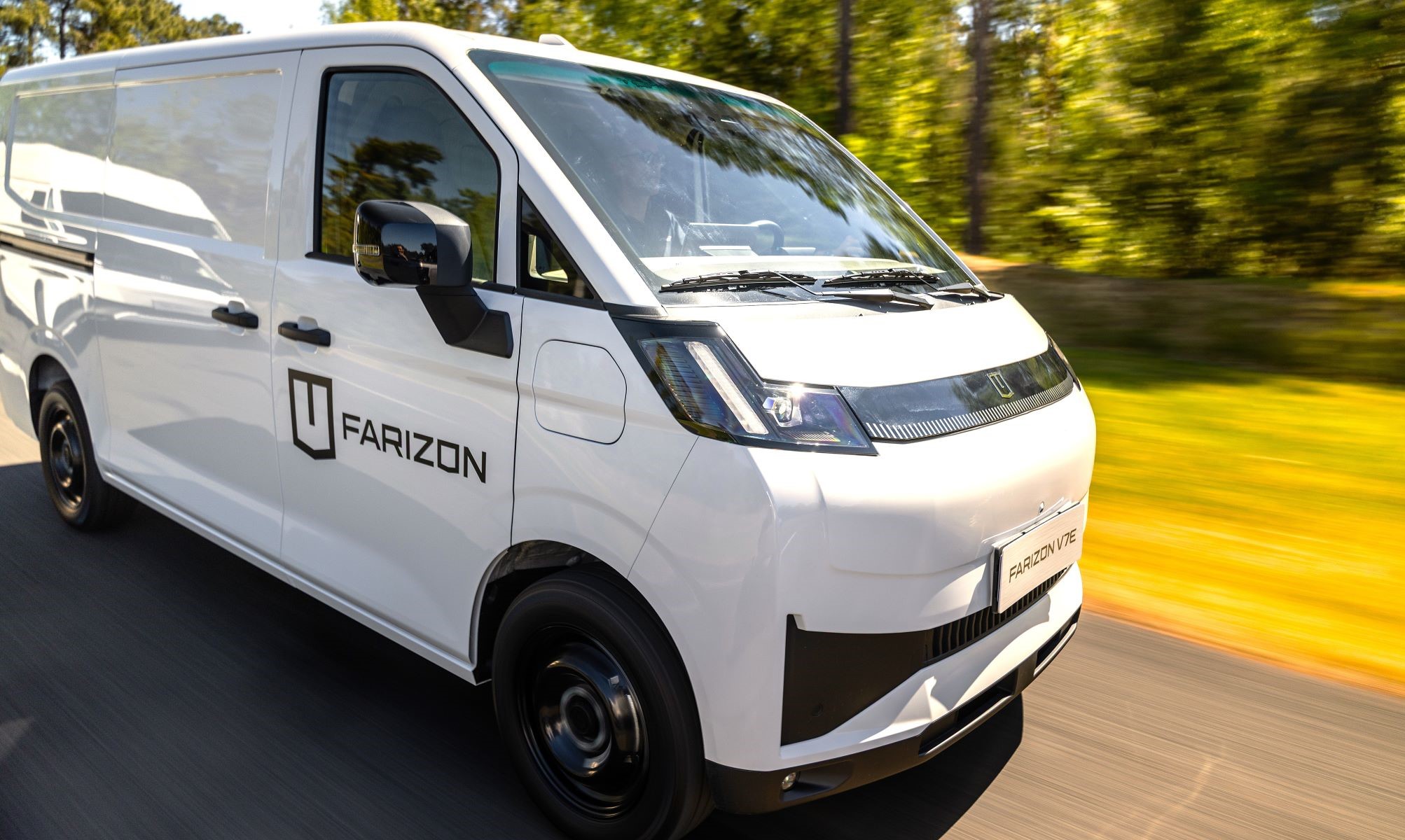 A la venta desde 20.000 euros, Farizon ofrece una furgoneta eléctrico con autonomía suficiente para ser más que una solución de 'última milla'.