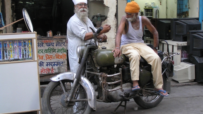 nueva dehli prohibe motos combustion nuevas 2028 3 nueva dehli prohibe motos combustion nuevas 2028 3