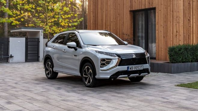 El Mitsubishi Eclipse Cross PHEV ya tiene precios en España. El Mitsubishi Eclipse Cross PHEV ya tiene precios en España.