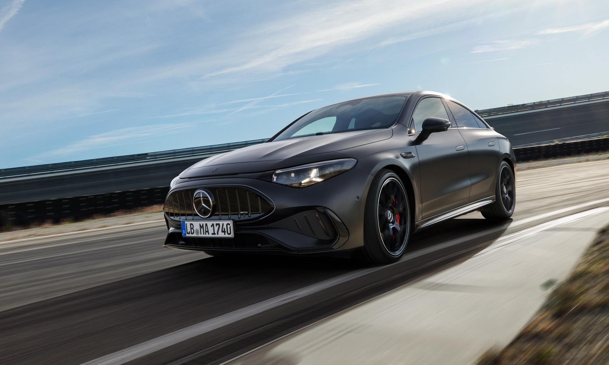 AMG transforma el CLA en un deportivo de alto rendimiento y extremadamente eficiente.