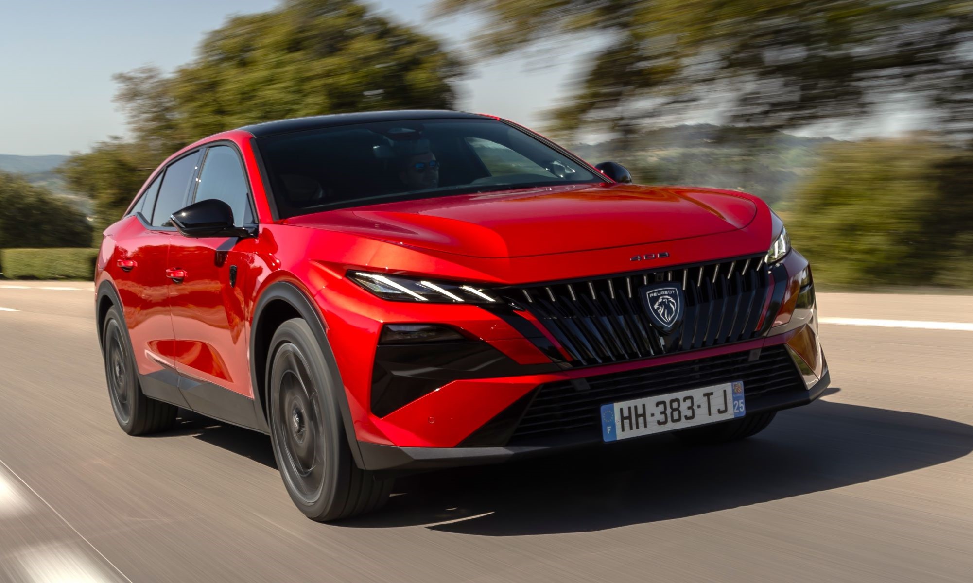 La versión híbrida enchufable del Peugeot 408 ofrece ahora 240 CV, y lo mejor, consume desde 2,6 L cada 100 km.