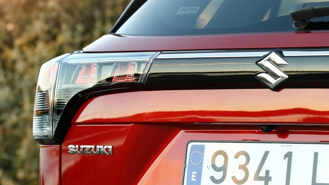 Al igual que cualquier otro fabricante, Suzuki necesita electrificar su flota. Al igual que cualquier otro fabricante, Suzuki necesita electrificar su flota.