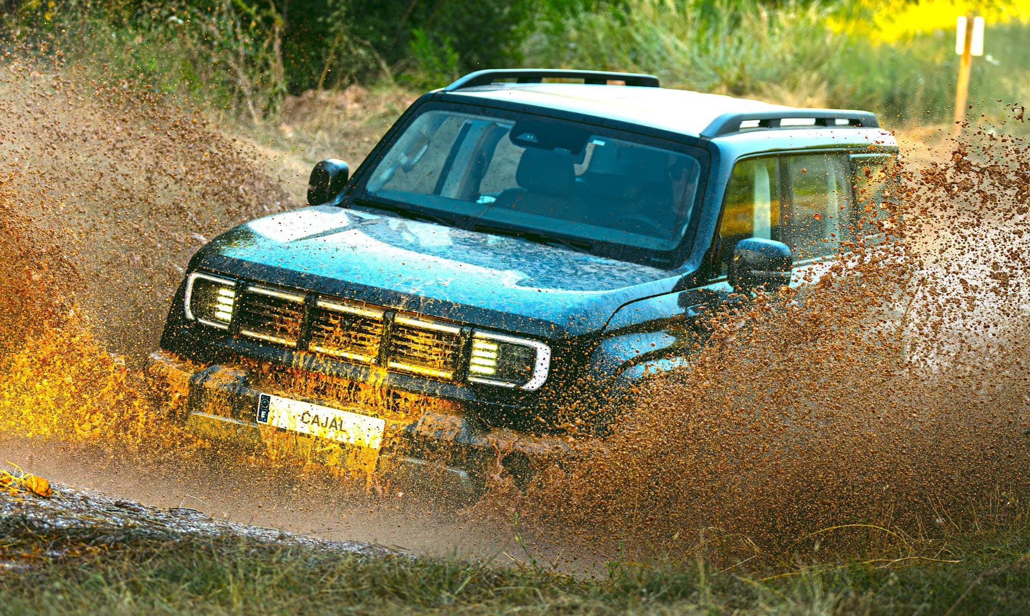 Santana ya vende el Caja como 4x4 diésel, pero próximamente también llegará con un motor híbrido con tecnología EREV.