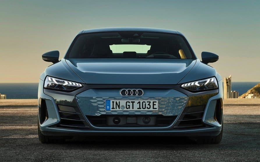  Audi e-tron GT 