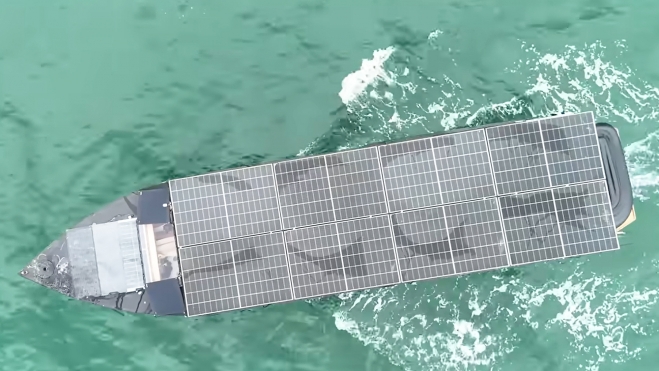 barco paneles solares finlandia almeria sin gastar combustible barco paneles solares finlandia almeria sin gastar combustible